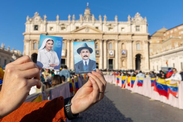 Médico de los desposeídos en los altares: José Gregorio Hernández ha sido canonizado