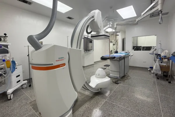 Reinauguran servicio de hemodinamia en el Hospital Vargas